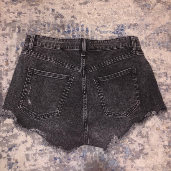 H&M size 6 shorts - Picture 2 of 2